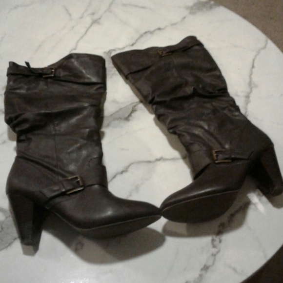 Boots - Picture 5 of 5